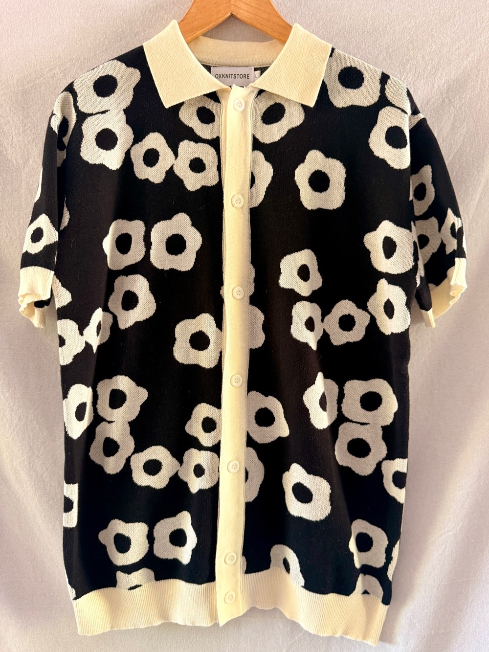 Button-Up Floral Knit Polo in Black and Cream